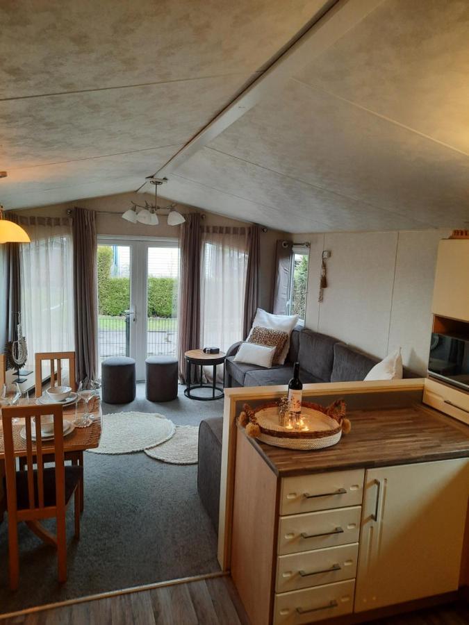 Vakantienoord, Chalet 6P With Veranda, Located In Friesland, 5 Stars Camping On The Lake Suameer Luaran gambar