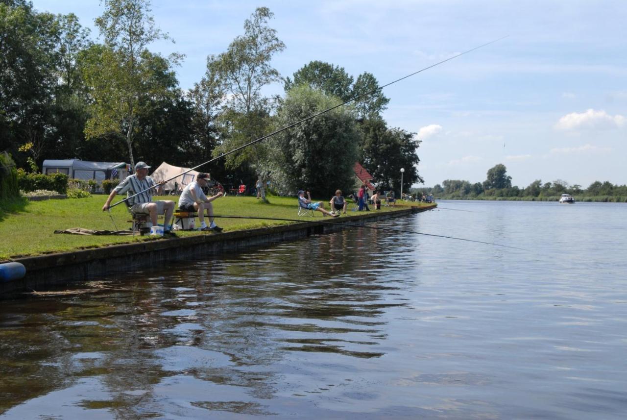 Vakantienoord, Chalet 6P With Veranda, Located In Friesland, 5 Stars Camping On The Lake Suameer Luaran gambar