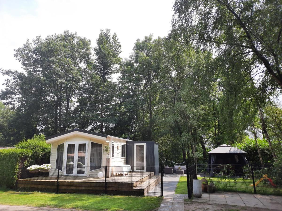 Vakantienoord, Chalet 6P With Veranda, Located In Friesland, 5 Stars Camping On The Lake Suameer Luaran gambar
